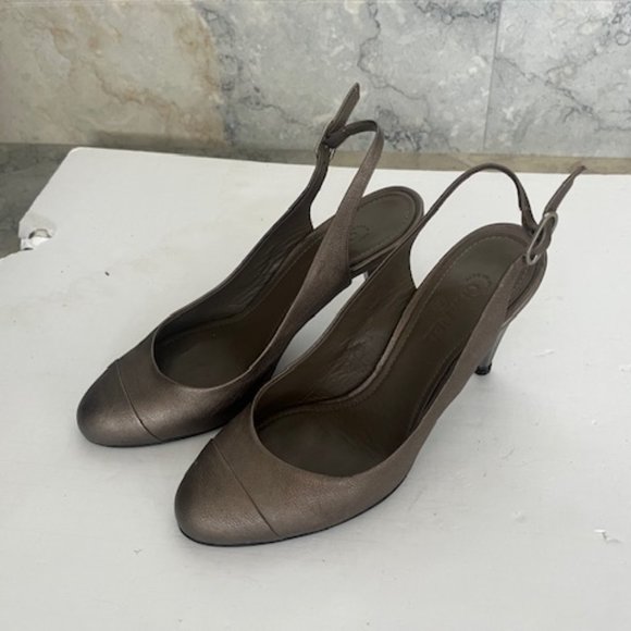 CHANEL Leather Grey Metallic Style Slingback Heels - Picture 2 of 6